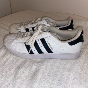 Adidas superstars